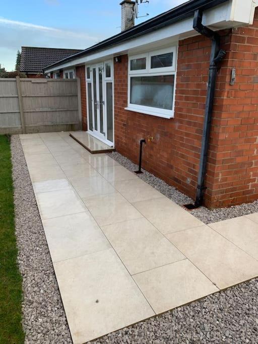 The Beautiful Bungalow Amazing Location For Chester & Zoo Wervin Extérieur photo