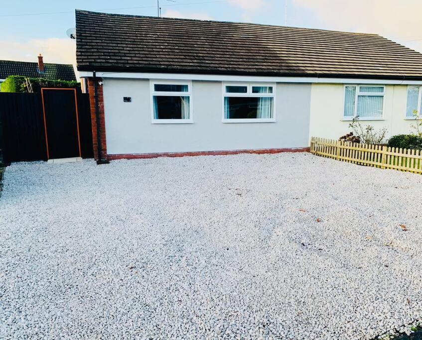 The Beautiful Bungalow Amazing Location For Chester & Zoo Wervin Extérieur photo
